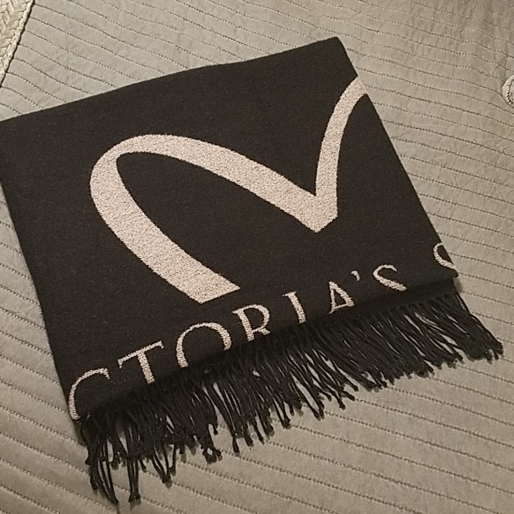 VS Blanket, NWOT